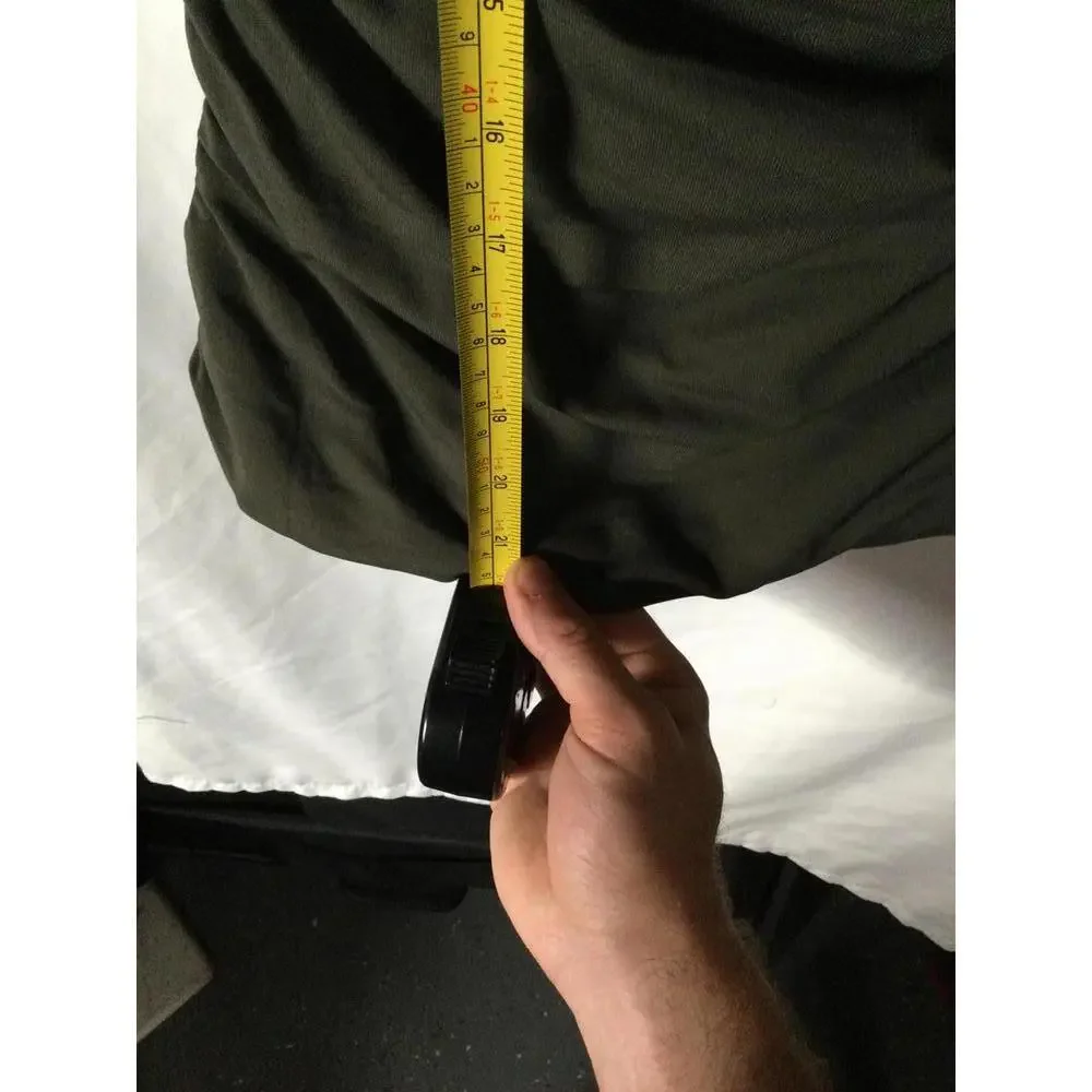 Aritzia Contour Olive Green Sleeveless Top, Size M - Picture 6 of 7